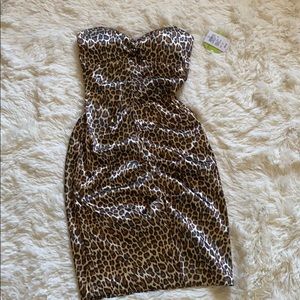 Strapless Leopard print dress